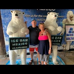 Meet your Posher, Robin